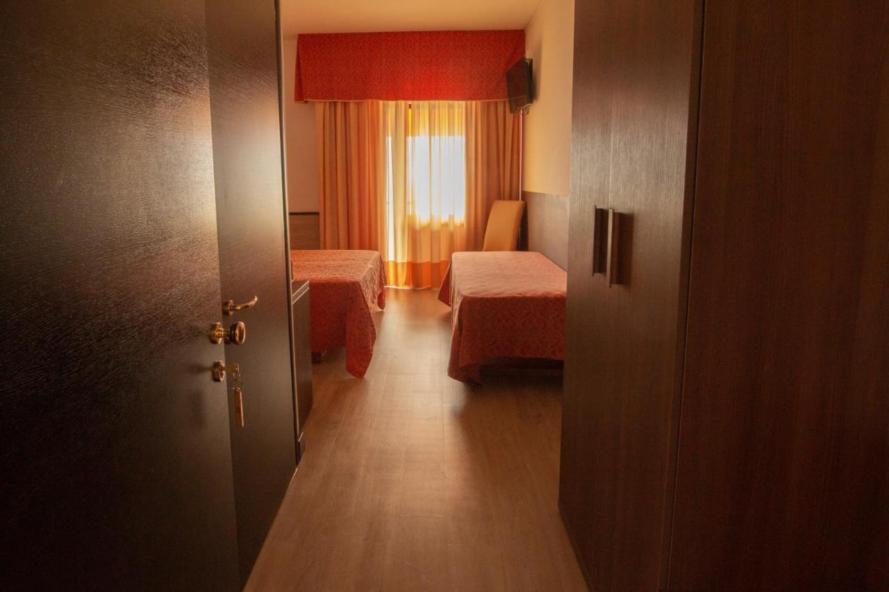 Hotel San Zeno San Zeno di Montagna Kültér fotó
