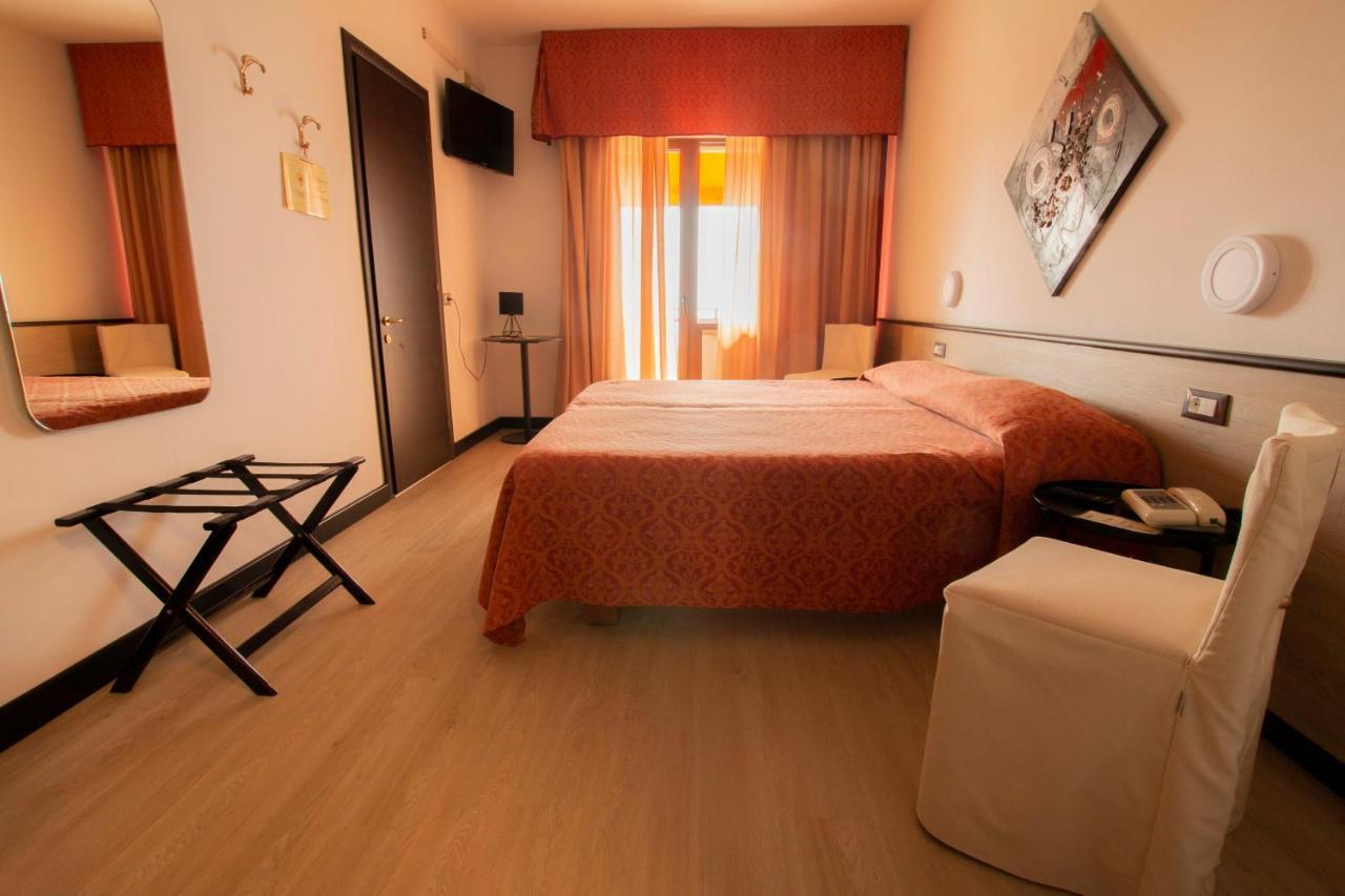 Hotel San Zeno San Zeno di Montagna Kültér fotó