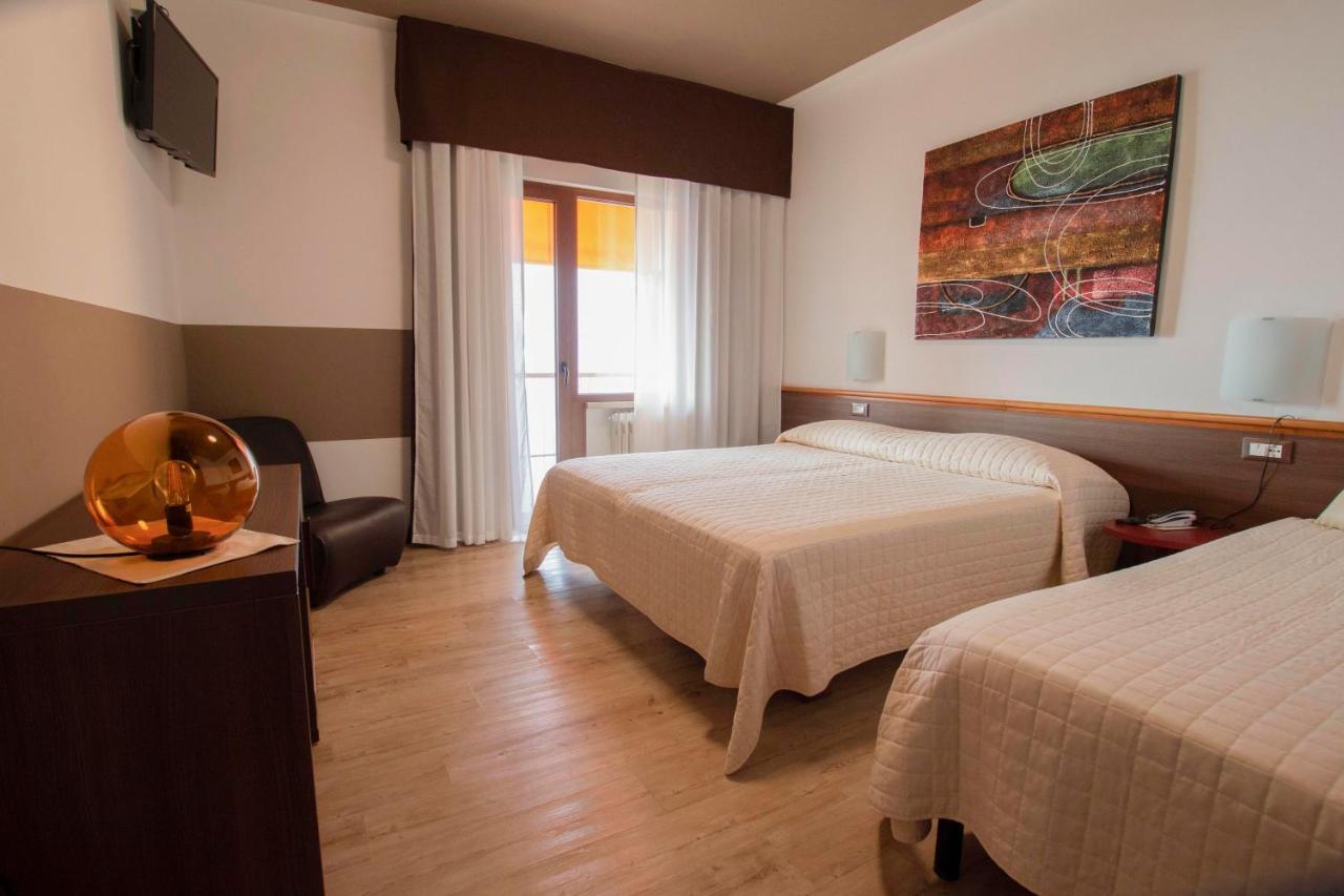 Hotel San Zeno San Zeno di Montagna Kültér fotó