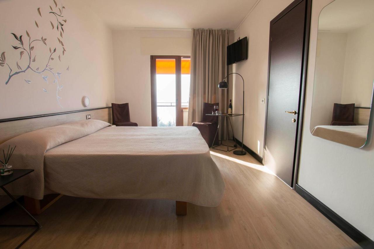 Hotel San Zeno San Zeno di Montagna Kültér fotó