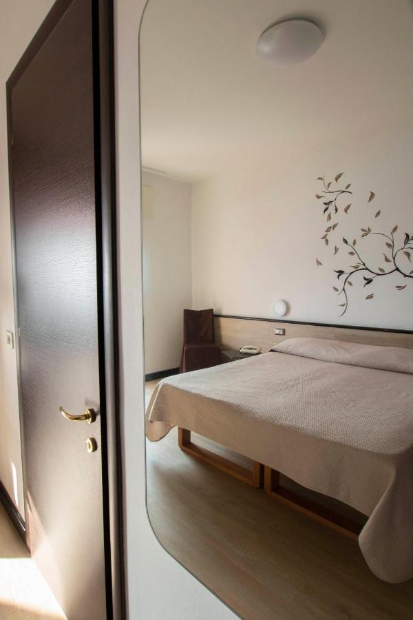 Hotel San Zeno San Zeno di Montagna Kültér fotó